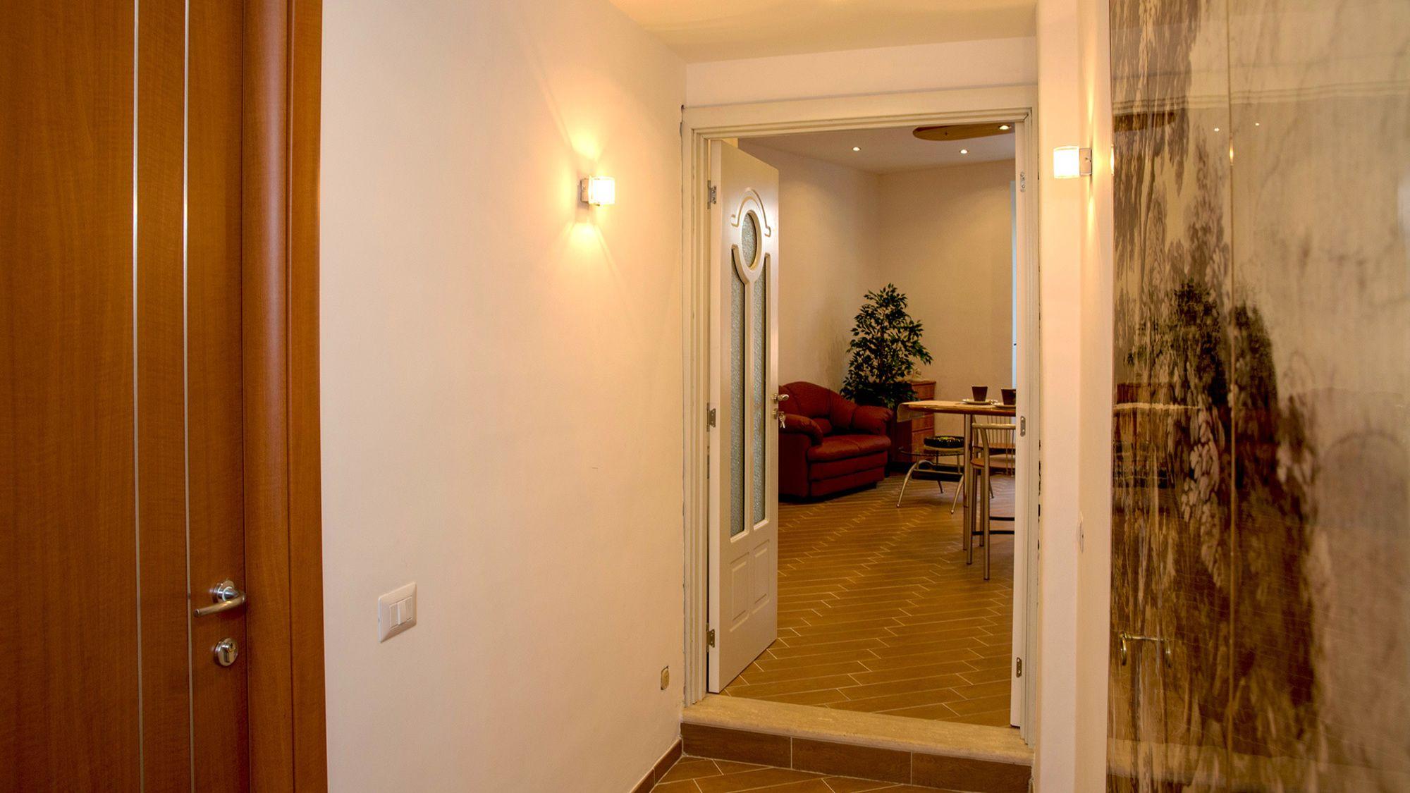 רומא Miclad Colosseum Guest House מראה חיצוני תמונה