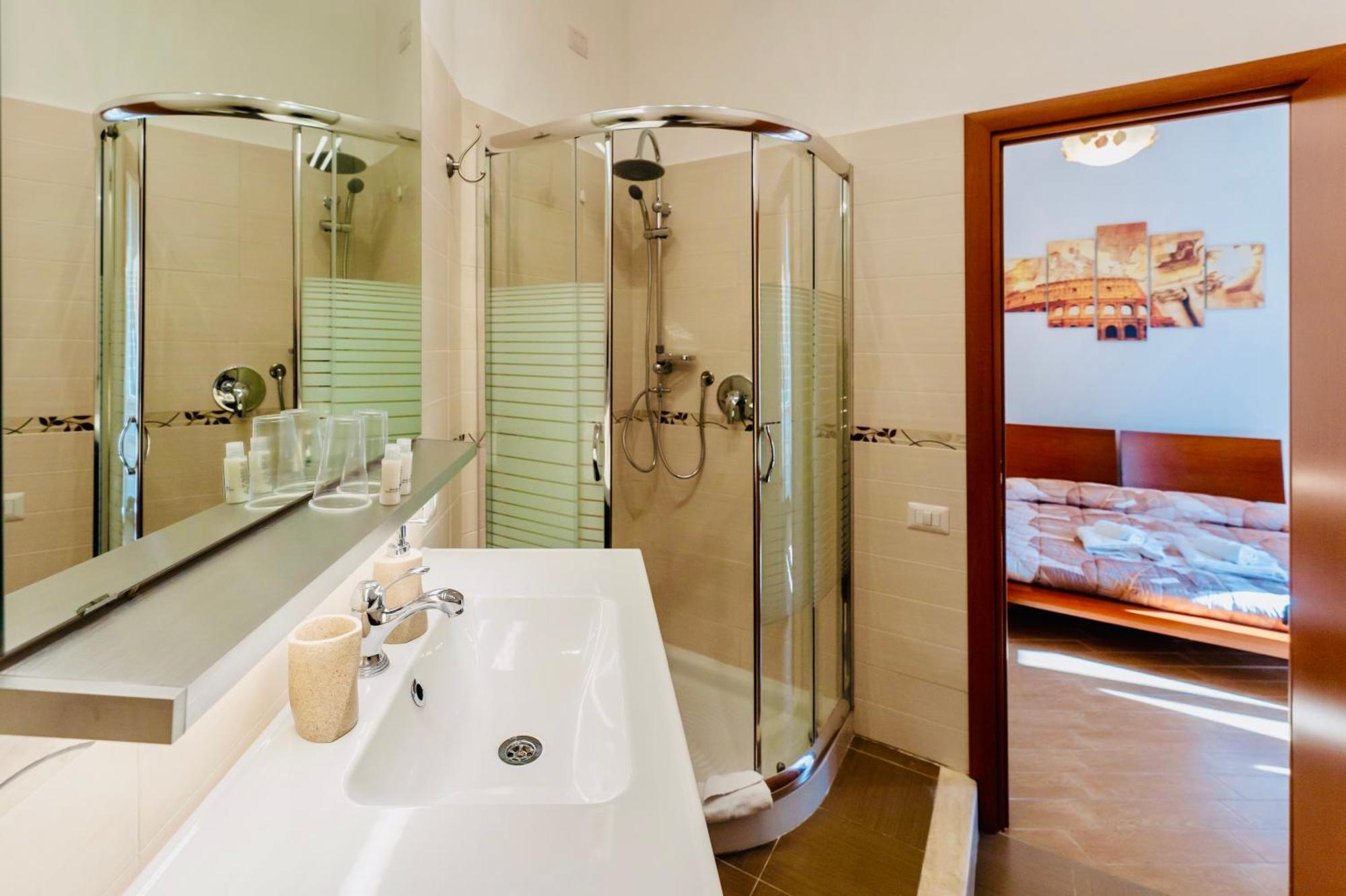 רומא Miclad Colosseum Guest House מראה חיצוני תמונה