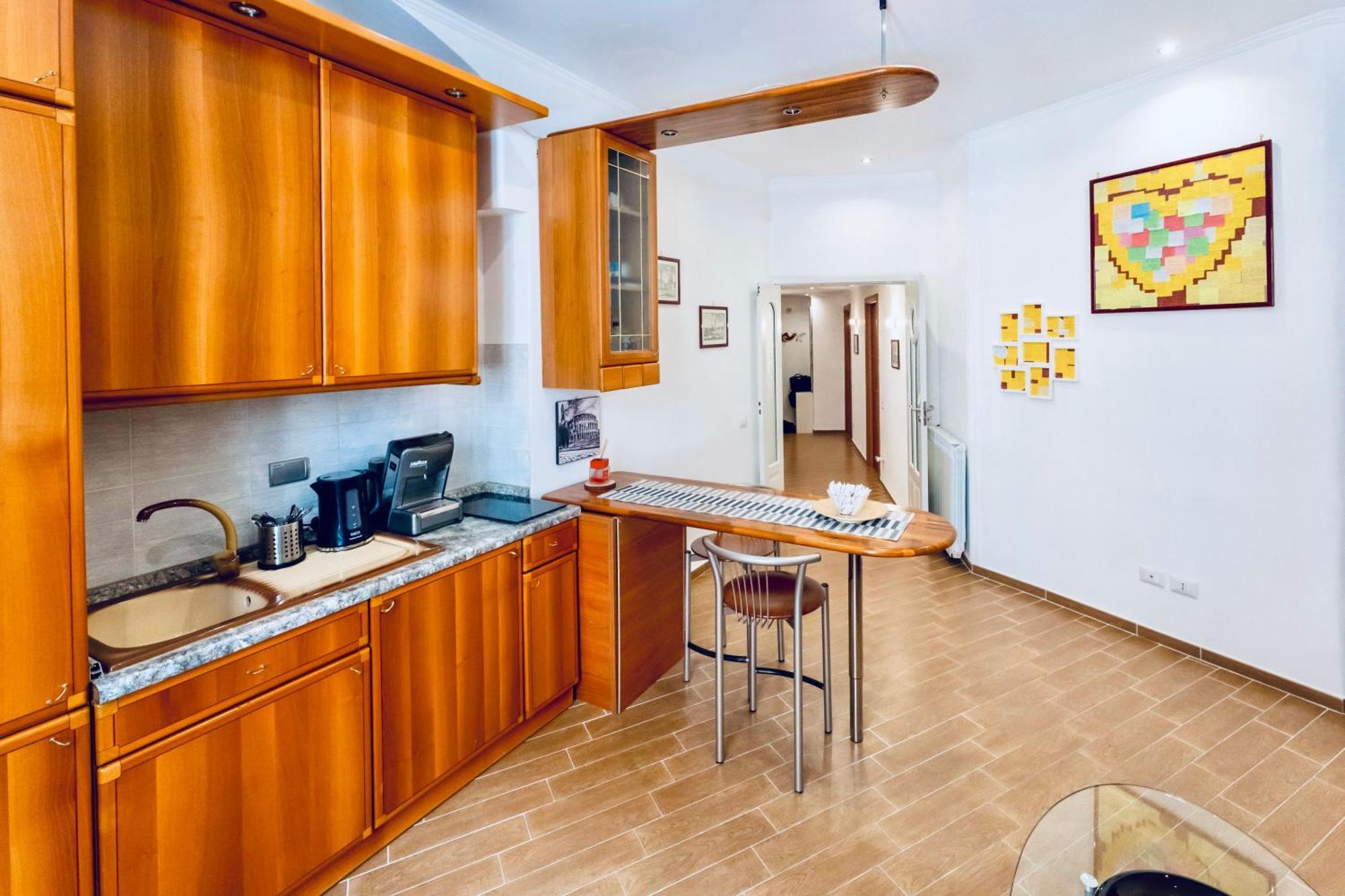 רומא Miclad Colosseum Guest House מראה חיצוני תמונה