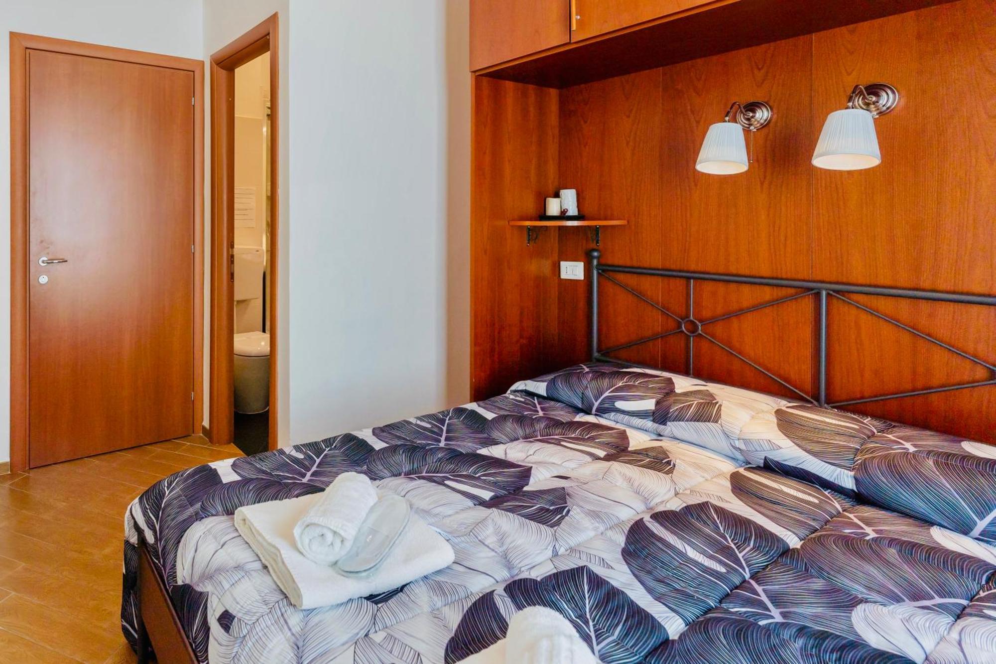 רומא Miclad Colosseum Guest House מראה חיצוני תמונה