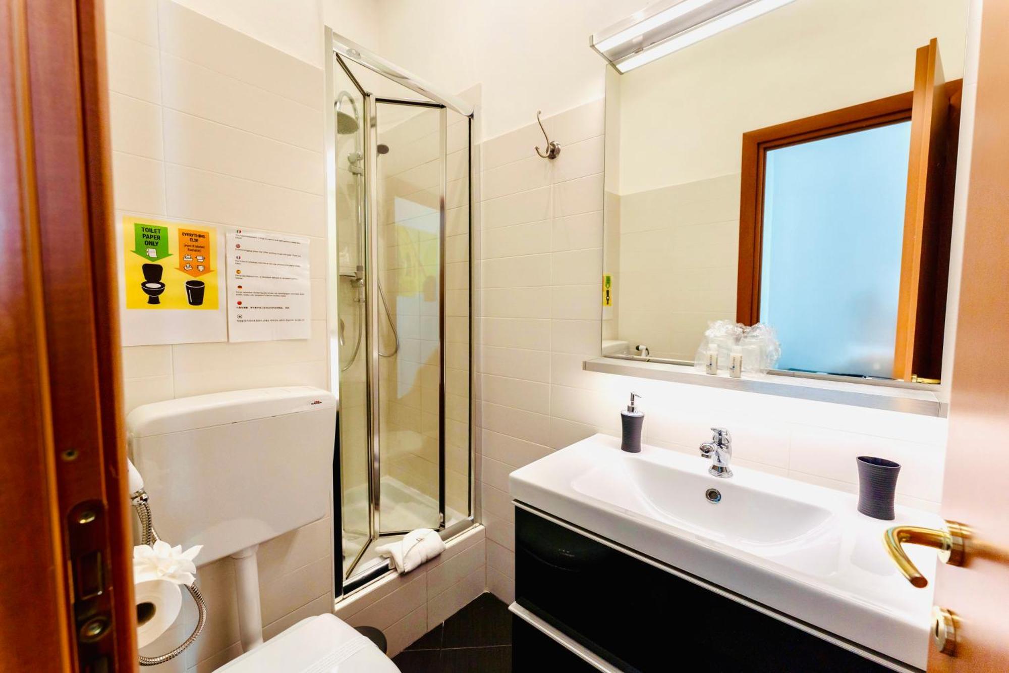 רומא Miclad Colosseum Guest House מראה חיצוני תמונה
