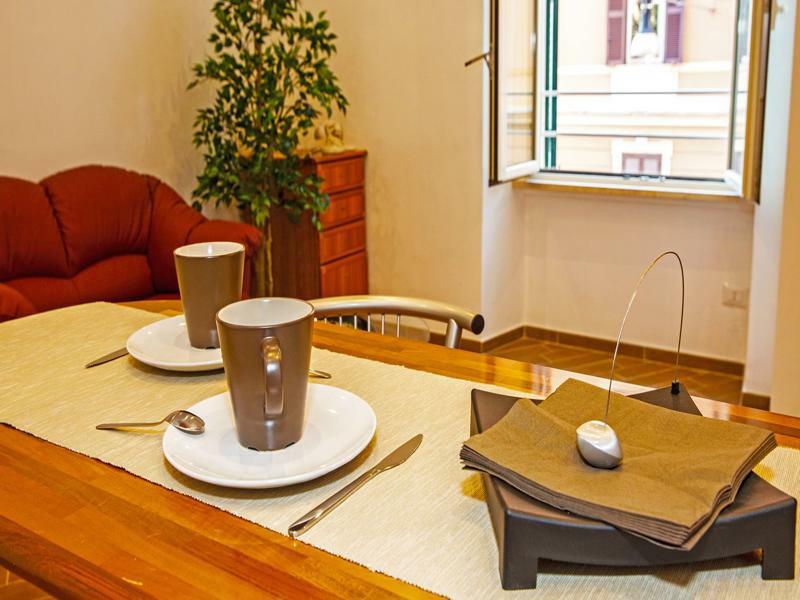 רומא Miclad Colosseum Guest House מראה חיצוני תמונה