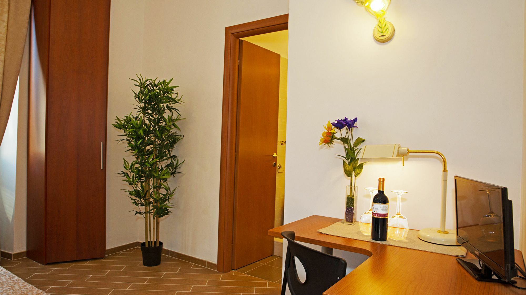 רומא Miclad Colosseum Guest House מראה חיצוני תמונה